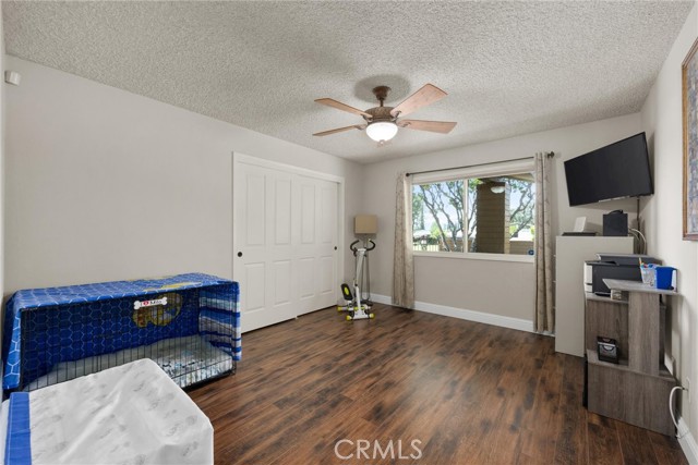 Detail Gallery Image 29 of 73 For 4712 Panorama Dr, Bakersfield,  CA 93306 - 4 Beds | 2/1 Baths