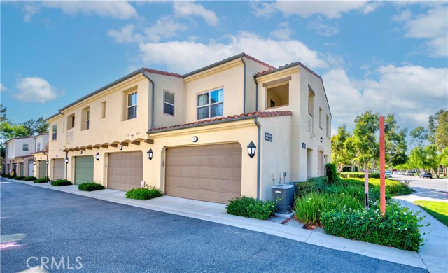 78 Talisman, Irvine CA: https://media.crmls.org/medias/bdc19fb1-226f-4a10-b4da-c0d9c0eda9df.jpg