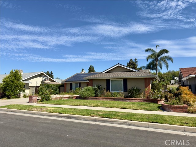 Detail Gallery Image 4 of 57 For 629 E Riverview Ave, Orange,  CA 92865 - 4 Beds | 2 Baths