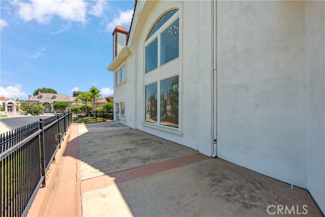 2836 N Kingsgate Drive, Orange CA: https://media.crmls.org/medias/bdc223a1-0a5a-4817-991b-acbc50f3b19a.jpg