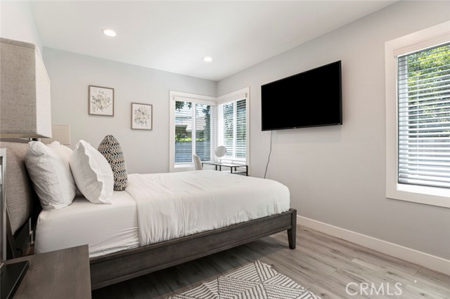 Detail Gallery Image 27 of 43 For 18033 Duncan St, Encino,  CA 91316 - 3 Beds | 2 Baths