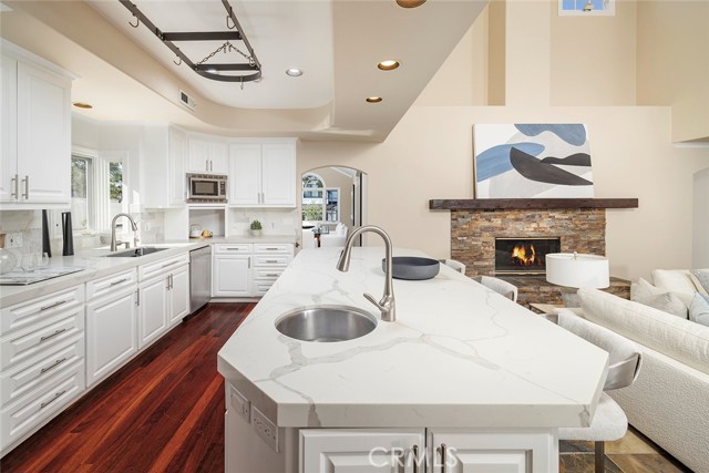Carrara marble counter tops.