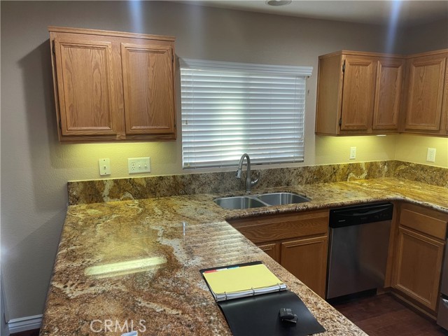 Detail Gallery Image 4 of 12 For 38086 Talavera Ct, Murrieta,  CA 92563 - 3 Beds | 2/1 Baths