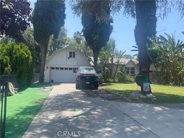 7994 Magnolia Avenue, Riverside CA: https://media.crmls.org/medias/bdc38706-b8f4-4017-b0e8-87c7d81ff152.jpg