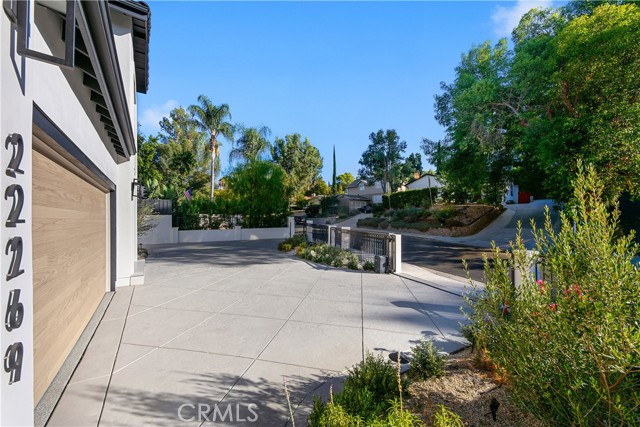 Detail Gallery Image 39 of 75 For 22269 Avenue San Luis, Woodland Hills,  CA 91364 - 5 Beds | 5/1 Baths