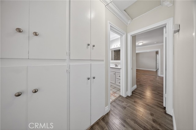 Detail Gallery Image 21 of 32 For 6906 Mclennan Ave, Lake Balboa,  CA 91406 - 3 Beds | 3 Baths