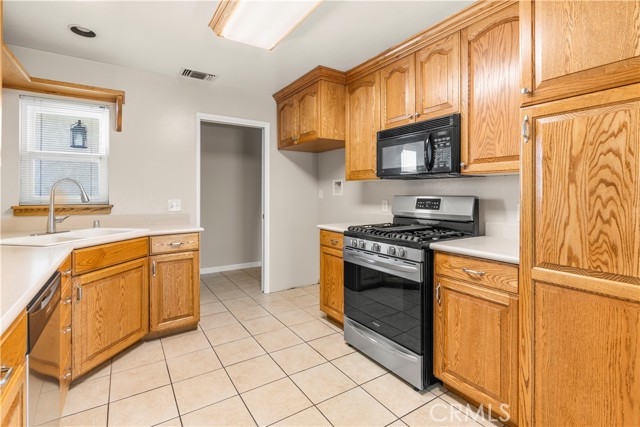 Detail Gallery Image 3 of 34 For 8734 Ouida Dr, Riverside,  CA 92503 - 4 Beds | 2 Baths
