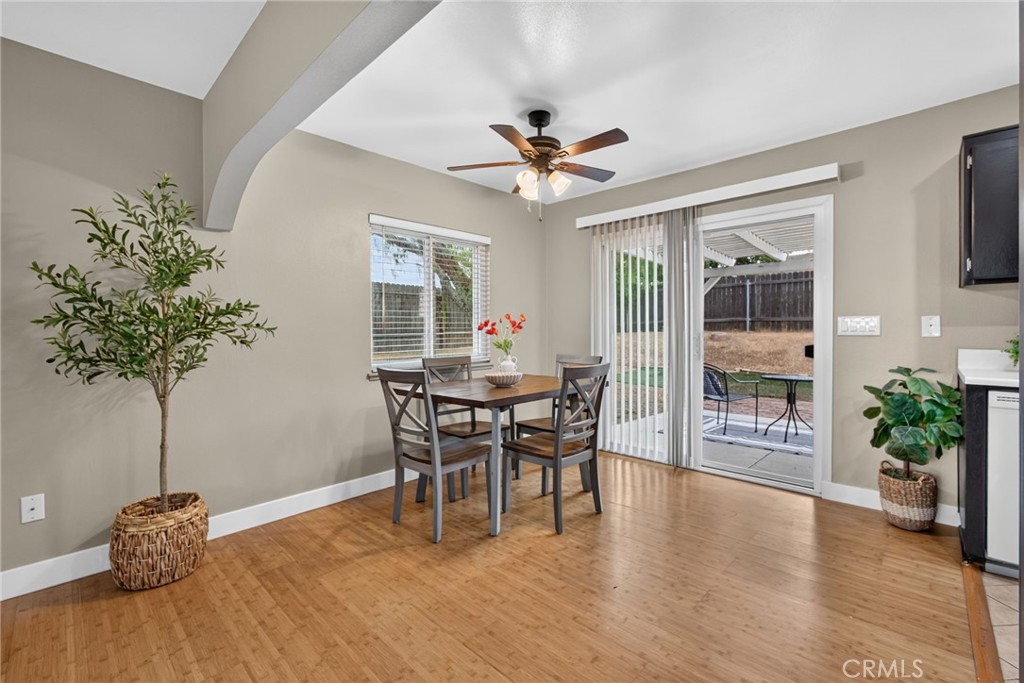 https://media.crmls.org/medias/bdc4f1ae-c316-46da-9cd8-44dbc0f65426.jpg?preset=X-Large