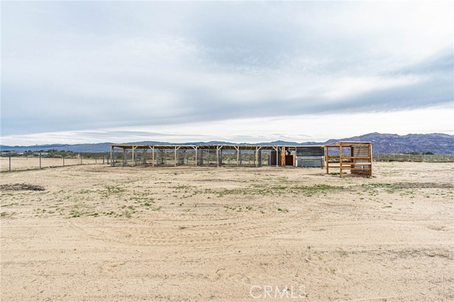 Detail Gallery Image 13 of 50 For 46334 Alamosa, Newberry Springs,  CA 92365 - 4 Beds | 3 Baths