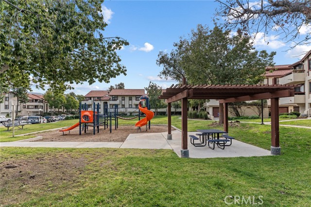 Detail Gallery Image 28 of 31 For 28031 Sarabande, Canyon Country,  CA 91387 - 3 Beds | 2 Baths