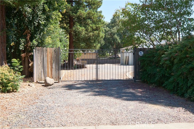 Detail Gallery Image 5 of 46 For 199 E Shasta Ave, Chico,  CA 95973 - 2 Beds | –/2 Baths