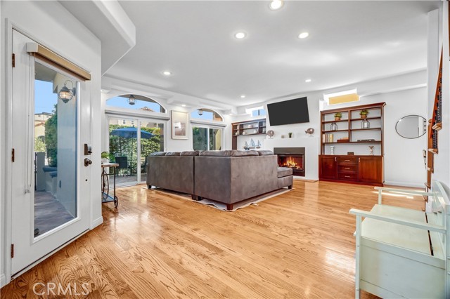 Front Image Thumbnail for CROC26086428