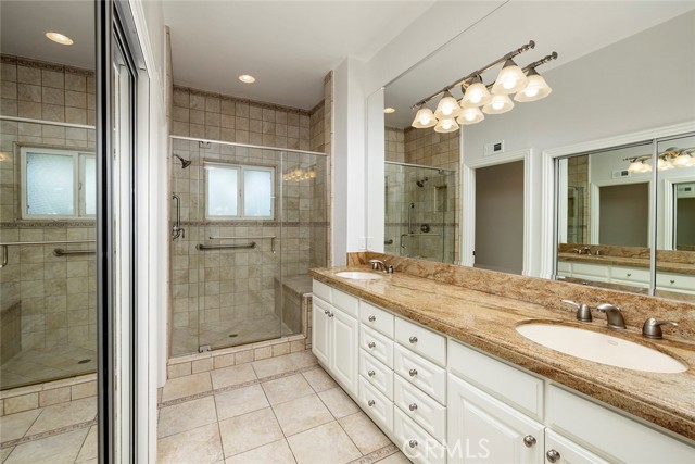 Detail Gallery Image 11 of 18 For 154 Woodburne, Newport Beach,  CA 92660 - 3 Beds | 3 Baths