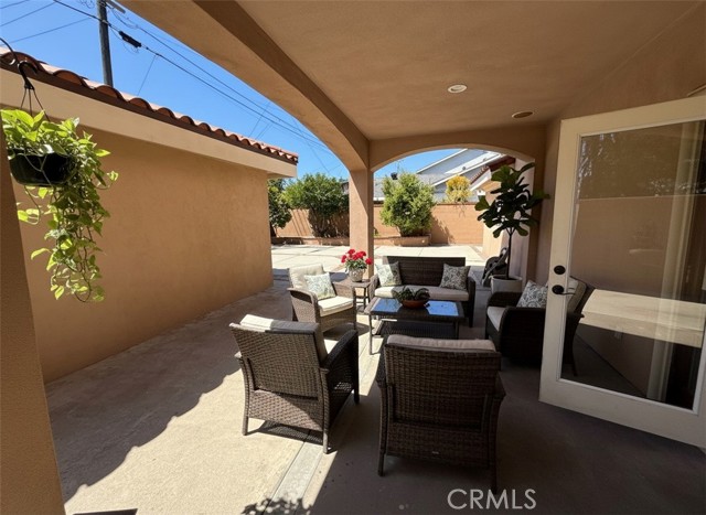 5004 Onyx Street, Torrance CA: https://media.crmls.org/medias/bdc7c14f-ee5f-40ef-b44a-930c20bbcbef.jpg