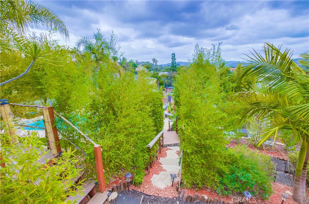 https://media.crmls.org/medias/bdc7e8e7-eef7-4a0e-a690-4e6c84990622.jpg?preset=X-Large