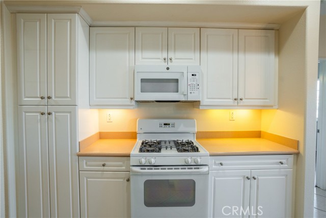 Detail Gallery Image 10 of 34 For 17782 Liberty Lane, Fountain Valley,  CA 92708 - 2 Beds | 2 Baths