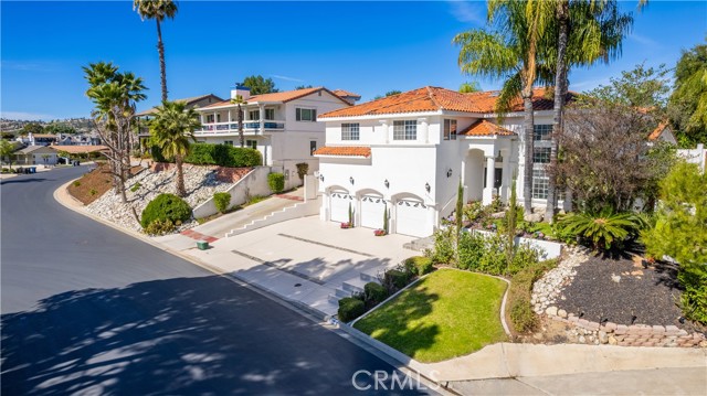 Detail Gallery Image 3 of 33 For 22640 Blue Teal, Canyon Lake,  CA 92587 - 3 Beds | 2/2 Baths