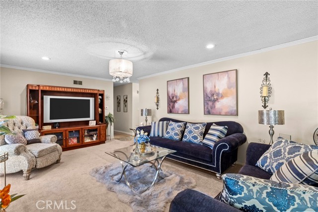 Detail Gallery Image 8 of 28 For 327 Flaxton St, Pomona,  CA 91767 - 3 Beds | 2 Baths