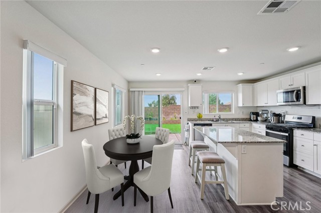 Detail Gallery Image 5 of 21 For 13835 Solara, Moreno Valley,  CA 92555 - 3 Beds | 2 Baths