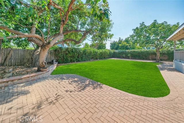 552 E Mountain View Avenue, Glendora CA: https://media.crmls.org/medias/bdca6394-5862-4775-9b1d-53a61d4af605.jpg