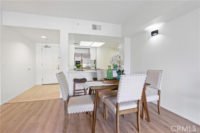 850 E Ocean Boulevard, Long Beach CA: https://media.crmls.org/medias/bdcaa164-e829-4177-addb-8e05386bb088.jpg