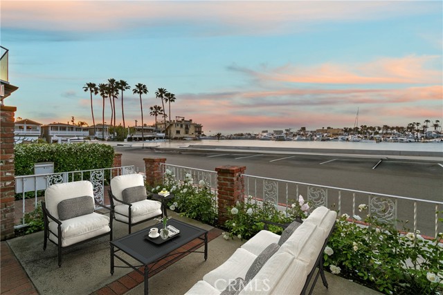 Detail Gallery Image 7 of 39 For 1817 W Bay Ave #3,  Newport Beach,  CA 92663 - 2 Beds | 2/1 Baths