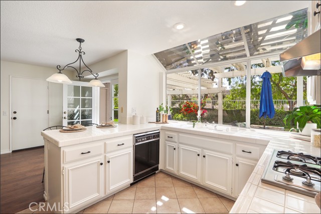 3 Blue Heron Lane, Aliso Viejo CA: https://media.crmls.org/medias/bdcb590d-f4fd-4dc2-b26c-f8ed98ed3739.jpg