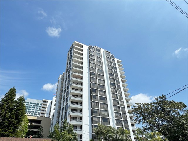 Detail Gallery Image 3 of 68 For 345 Pioneer Dr Ph5,  Glendale,  CA 91203 - 2 Beds | 2 Baths