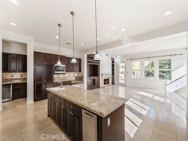 12800 Via Donatello, Porter Ranch CA: https://media.crmls.org/medias/bdccb4be-1d23-4d0c-b3f5-296cc31dedf6.jpg