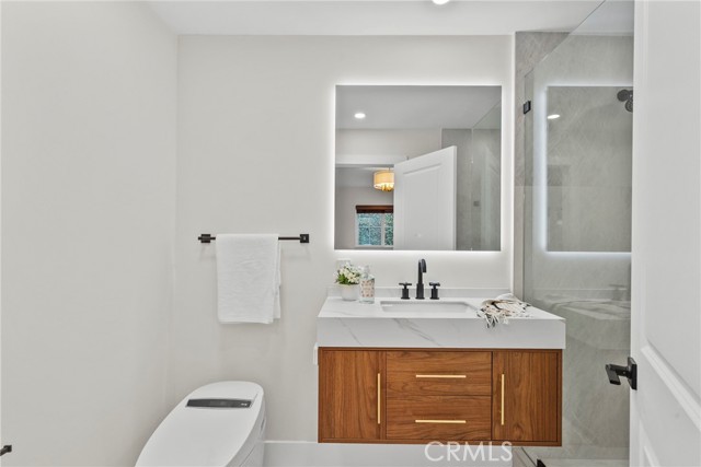 Detail Gallery Image 36 of 46 For 2928 11th, Los Angeles,  CA 90018 - 3 Beds | 2 Baths