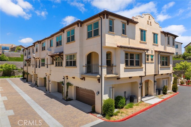 Detail Gallery Image 3 of 39 For 200 Winterbrook, Lake Forest,  CA 92610 - 2 Beds | 2/1 Baths