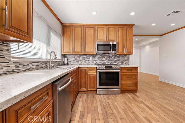 Detail Gallery Image 25 of 38 For 766 N Alexandria, Los Angeles,  CA 90029 - 3 Beds | 2 Baths