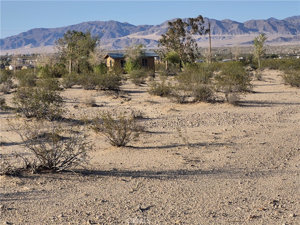 https://media.crmls.org/medias/bdce9793-8801-4d86-b792-2105006a469e.jpg?preset=X-Large