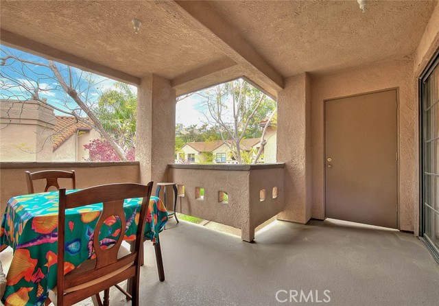 spacious patio provides outside dining space