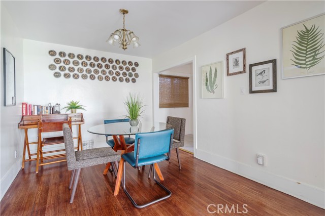 Detail Gallery Image 6 of 16 For 5124 De Longpre Ave #3/4,  Los Angeles,  CA 90027 - 2 Beds | 1 Baths