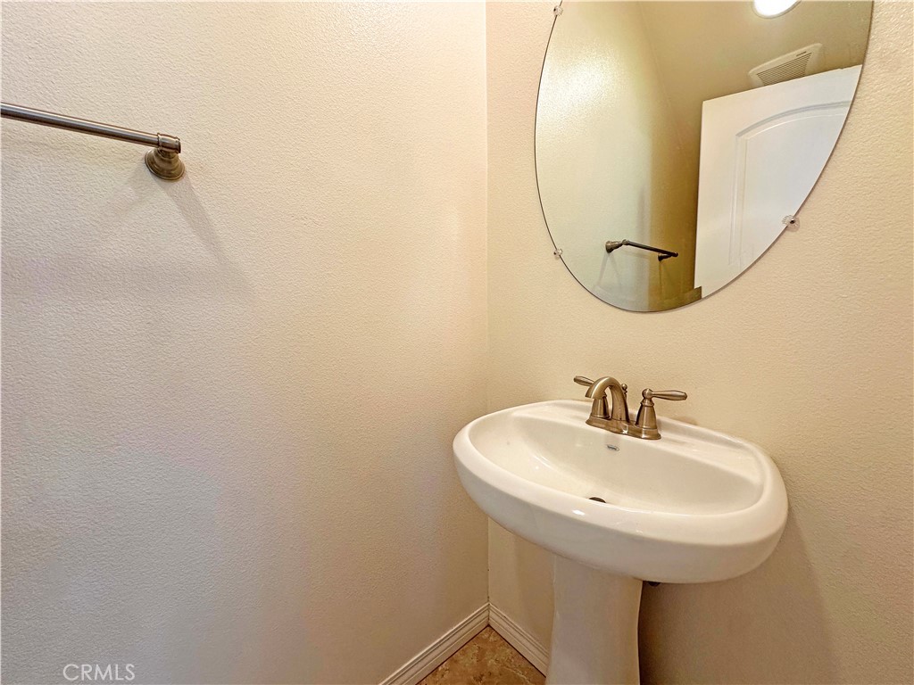 https://media.crmls.org/medias/bdcfb89a-b824-4bc8-9525-fb58d0c417b2.jpg?preset=X-Large