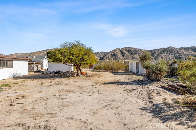 Detail Gallery Image 39 of 64 For 9016 Rose Eden Dr, Morongo Valley,  CA 92256 - 3 Beds | 3 Baths