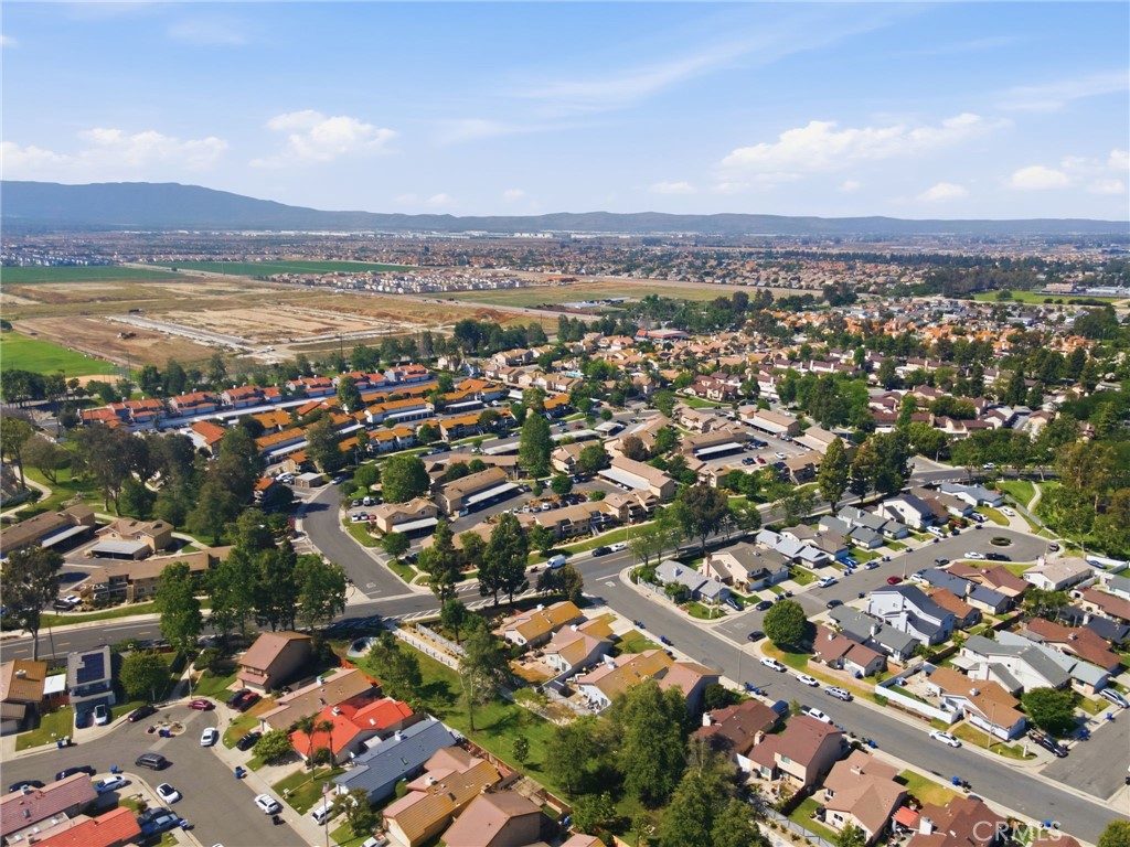 https://media.crmls.org/medias/bdd061e6-a86d-4990-a242-844d42c384f5.jpg?preset=X-Large