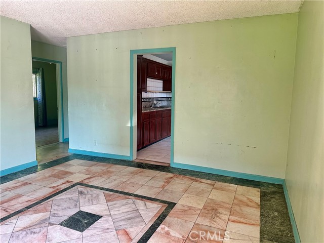 Detail Gallery Image 3 of 39 For 13608 Yukon Ave, Hawthorne,  CA 90250 - 5 Beds | 3 Baths