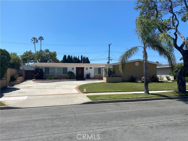 1723 Labrador Dr, Costa Mesa, CA 92626