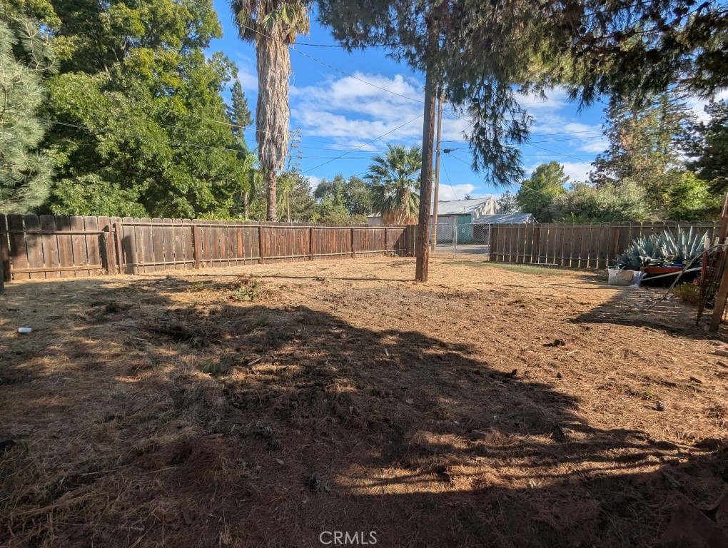 https://media.crmls.org/medias/bdd1d118-9ac6-495b-b44d-443c28b26914.jpg?preset=X-Large