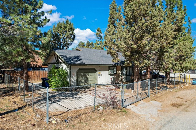 Detail Gallery Image 8 of 12 For 801 Central, Big Bear City,  CA 92314 - 2 Beds | 2 Baths