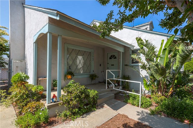17062 San Fernando Mission Boulevard, Granada Hills CA: https://media.crmls.org/medias/bdd20814-5d20-492e-90ae-783f1d15cb97.jpg