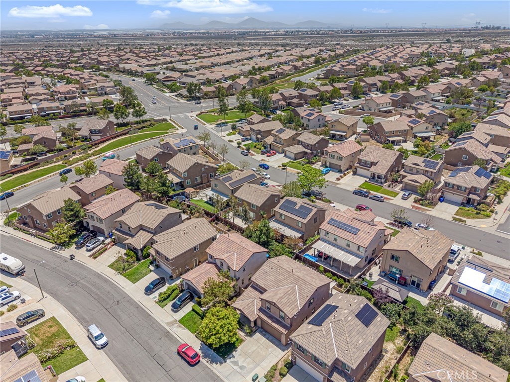 https://media.crmls.org/medias/bdd2169e-20d1-4c50-93ac-66dfbfe12bd3.jpg?preset=X-Large