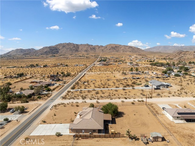 Detail Gallery Image 5 of 38 For 15185 Laguna Seca Dr, Apple Valley,  CA 92307 - 4 Beds | 3 Baths