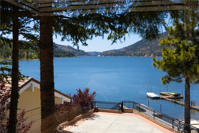 Detail Gallery Image 45 of 47 For 39451 Lake Dr, Big Bear Lake,  CA 92315 - 4 Beds | 3 Baths