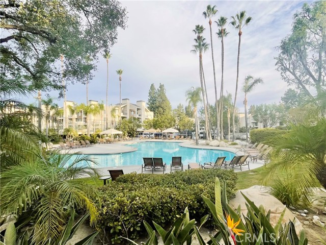 Detail Gallery Image 3 of 27 For 21520 Burbank Bld #210,  Woodland Hills,  CA 91367 - 1 Beds | 1 Baths