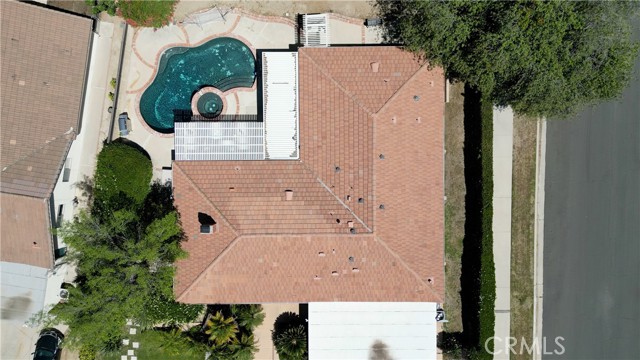20451 Bermuda Street, Chatsworth CA: https://media.crmls.org/medias/bdd2e2aa-80ef-4e2f-b04a-3a70dc67bfcb.jpg