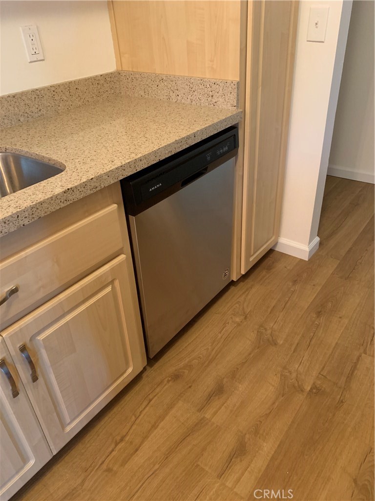 https://media.crmls.org/medias/bdd315be-9907-47e5-8018-46cbb786c5b2.jpg?preset=X-Large