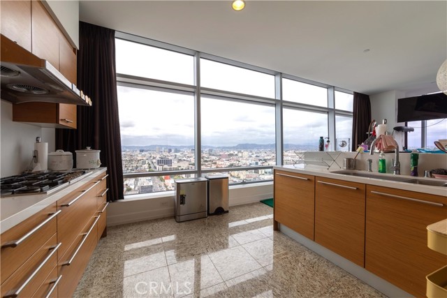 Detail Gallery Image 13 of 18 For 900 West Olympic Blvd 29j,  Los Angeles,  CA 90015 - 2 Beds | 3 Baths